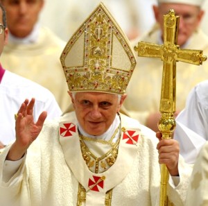 BenedettoXVI_v